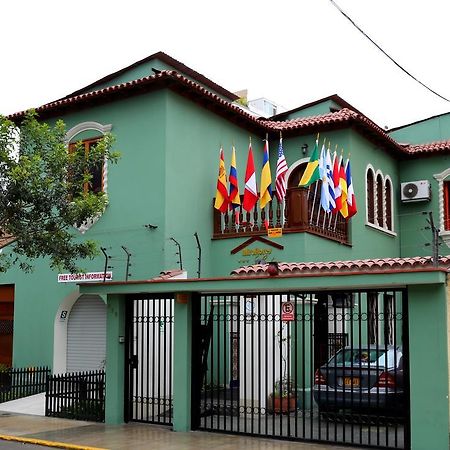 Hotel Miraflores Lodge Ліма Екстер'єр фото