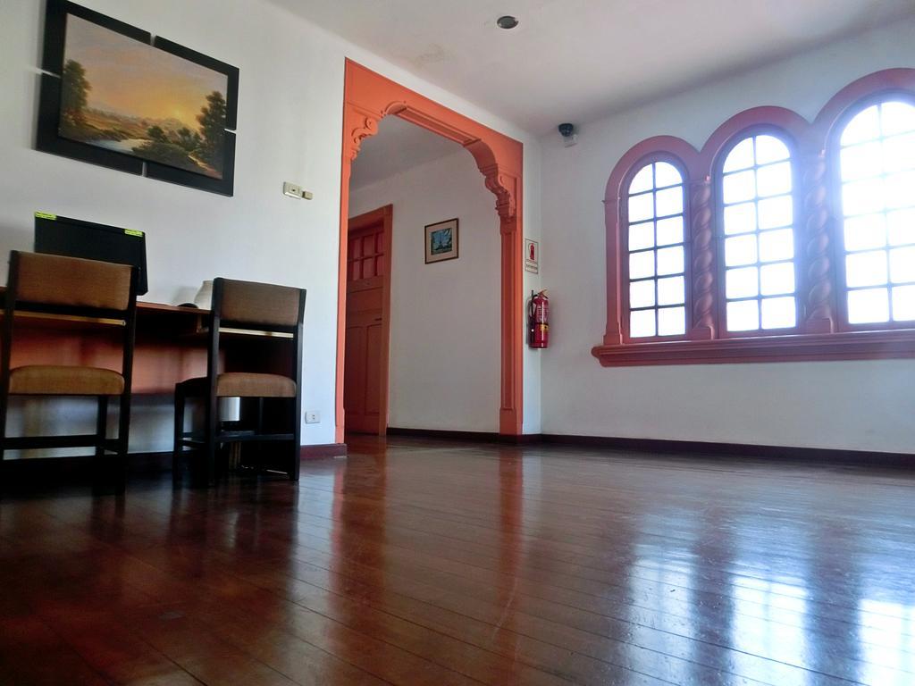 Hotel Miraflores Lodge Ліма Екстер'єр фото